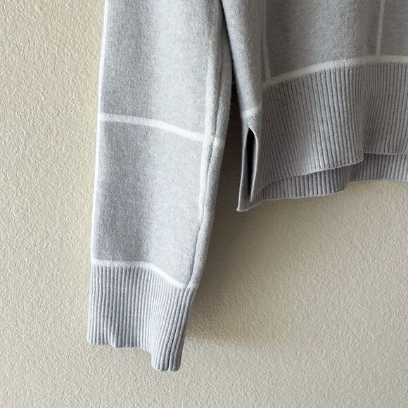 TAHARI Windowpane Gray Collared V Neck Sweater with White Grid Pattern - Picture 4 of 9